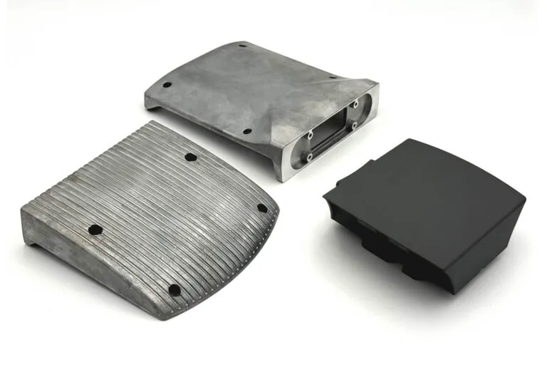 Comparison of raw die-cast, CNC machined, and powder-coated aluminum thermal components illustrating JoinCast’s vertically integrated production.